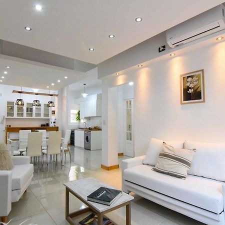Dpto. En Recoleta: Calido, Proximo Y Confortable Buenos Aires Exterior foto
