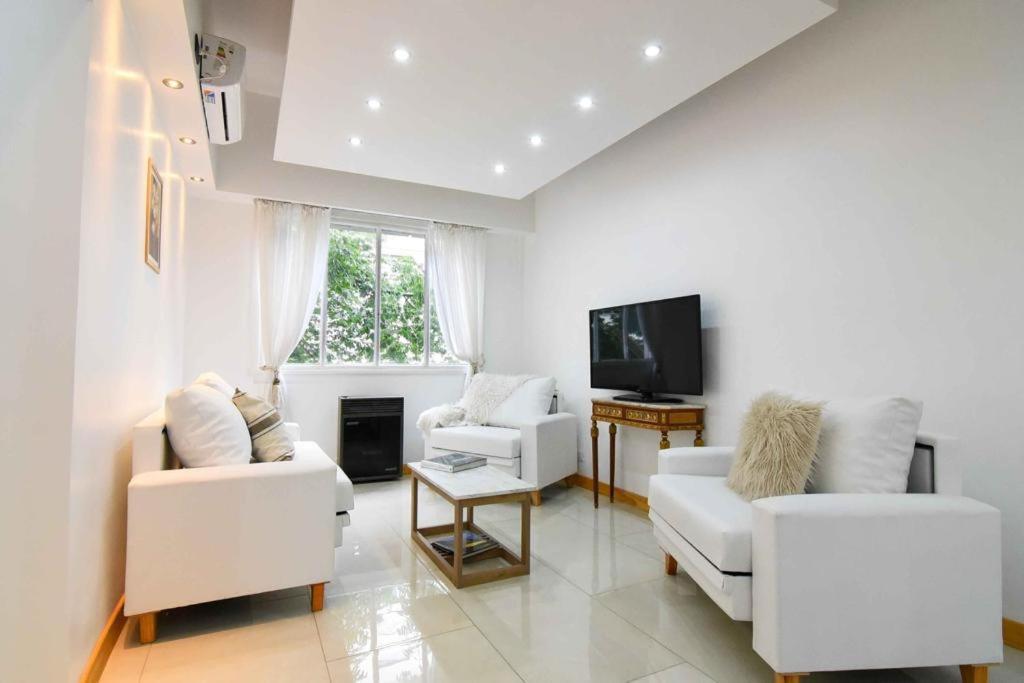 Dpto. En Recoleta: Calido, Proximo Y Confortable Buenos Aires Exterior foto